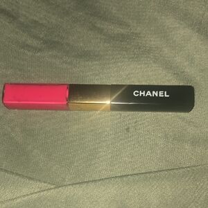CHANEL Vibrant Shocking Lip Gloss